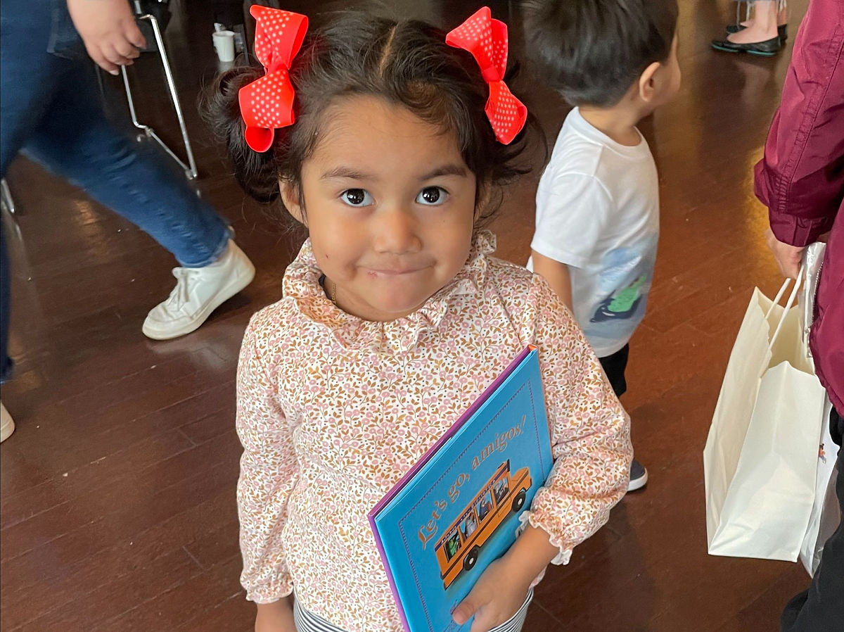 A Literacy Holiday Gift Guide From LINC